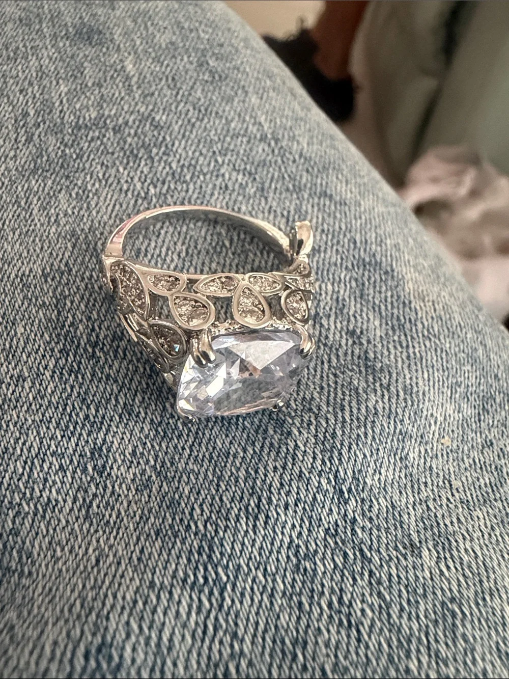 Silver-Tone Clear Bluish Tint Crystal Cocktail Ring Sz 8